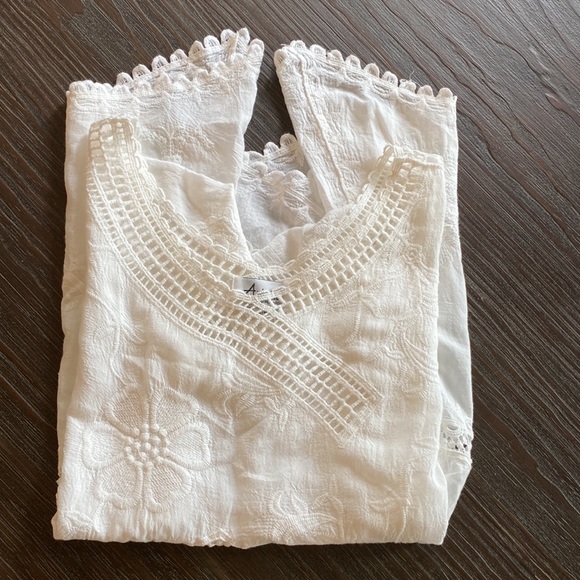 Arianna by Howards size S, 100% cotton blouse with lace and floral detailing. - Picture 5 of 10